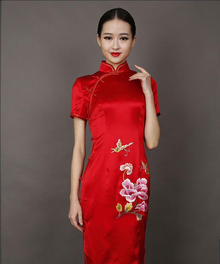 Red silk embroidery short cheongsam