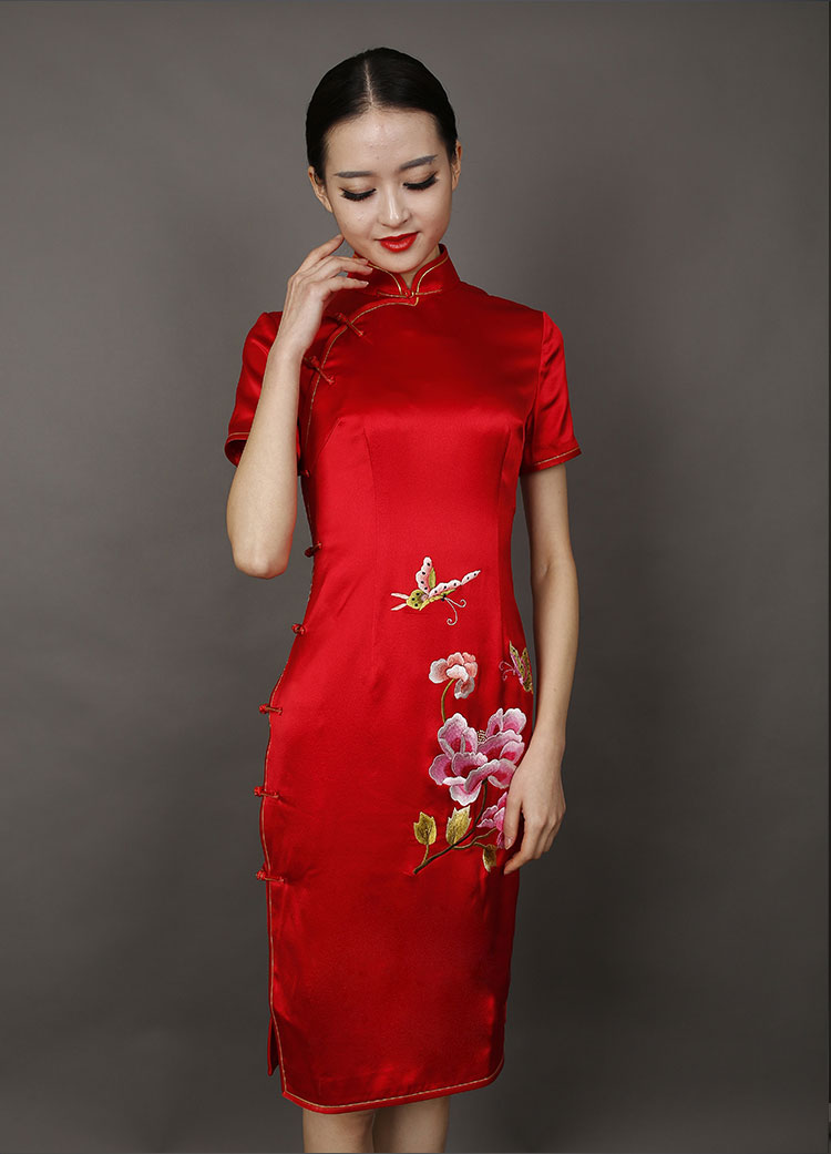 Red silk embroidery short cheongsam