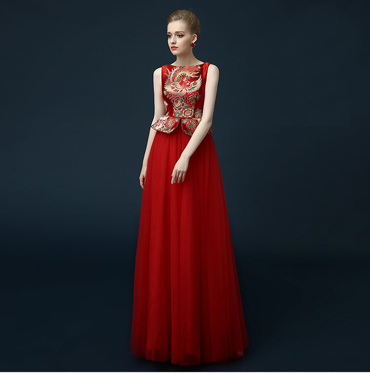Red chinese wedding dress with phoenix pattern