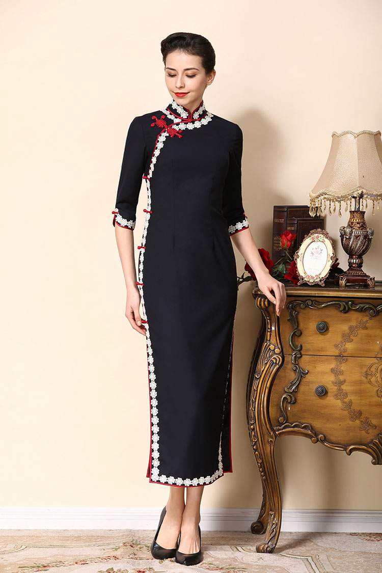 Dark blue wool cheongsam with lace piping
