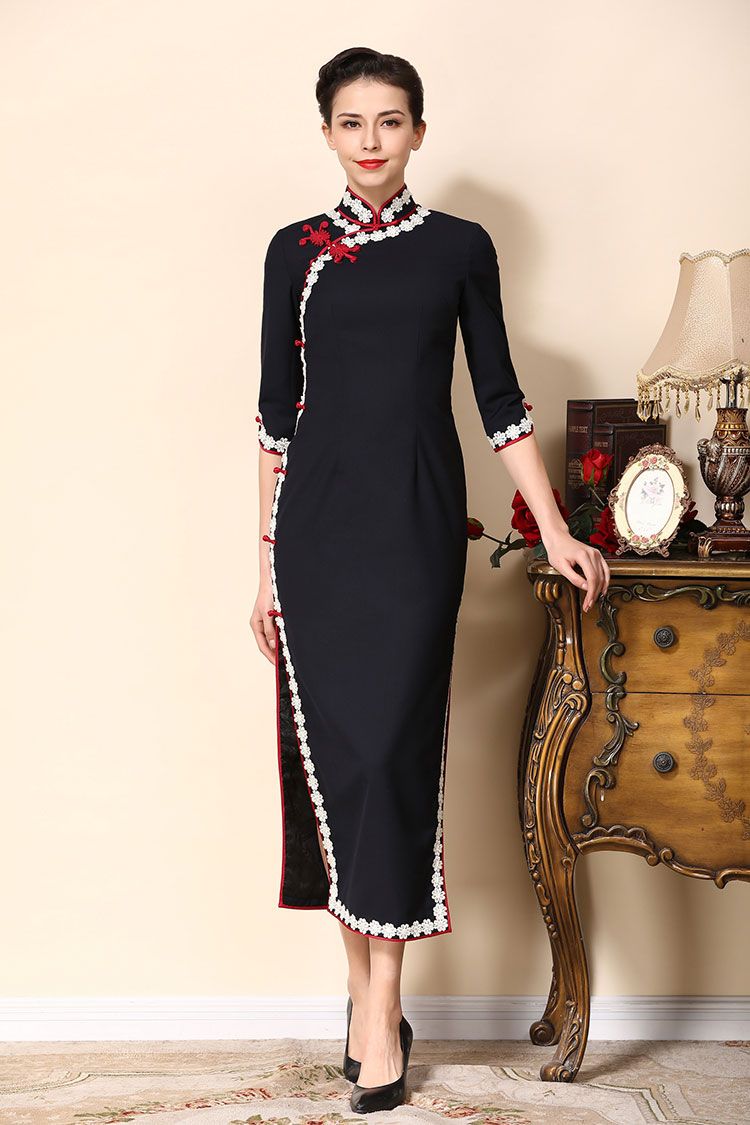 Dark blue wool cheongsam with lace piping