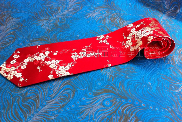 Custom-made Man's tie red color