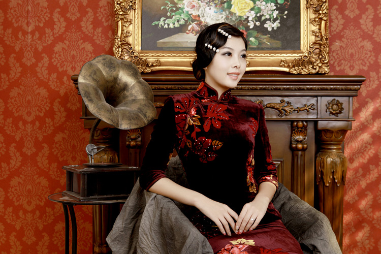 Dark red velvet long cheongsam Dark red velvet long cheongsam