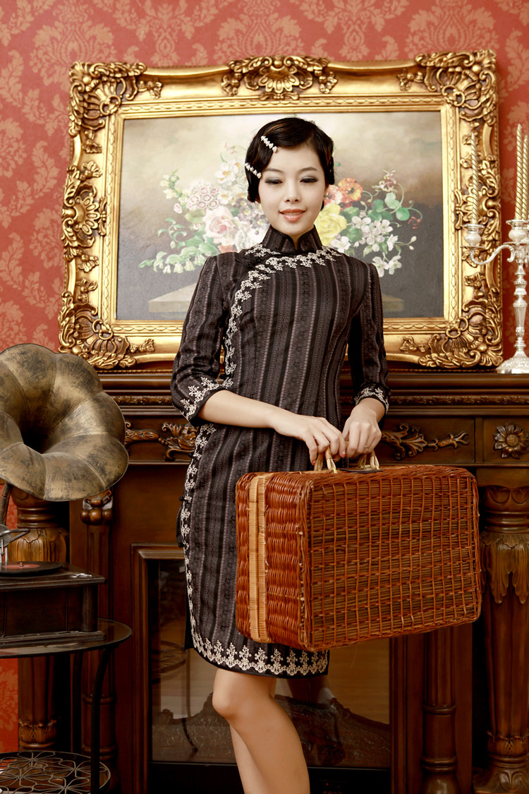 Striped cotton short cheongsam with lace piping Striped cotton short cheongsam with lace piping