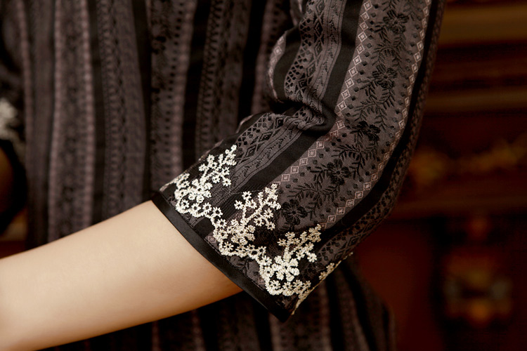 Striped cotton short cheongsam with lace piping Striped cotton short cheongsam with lace piping