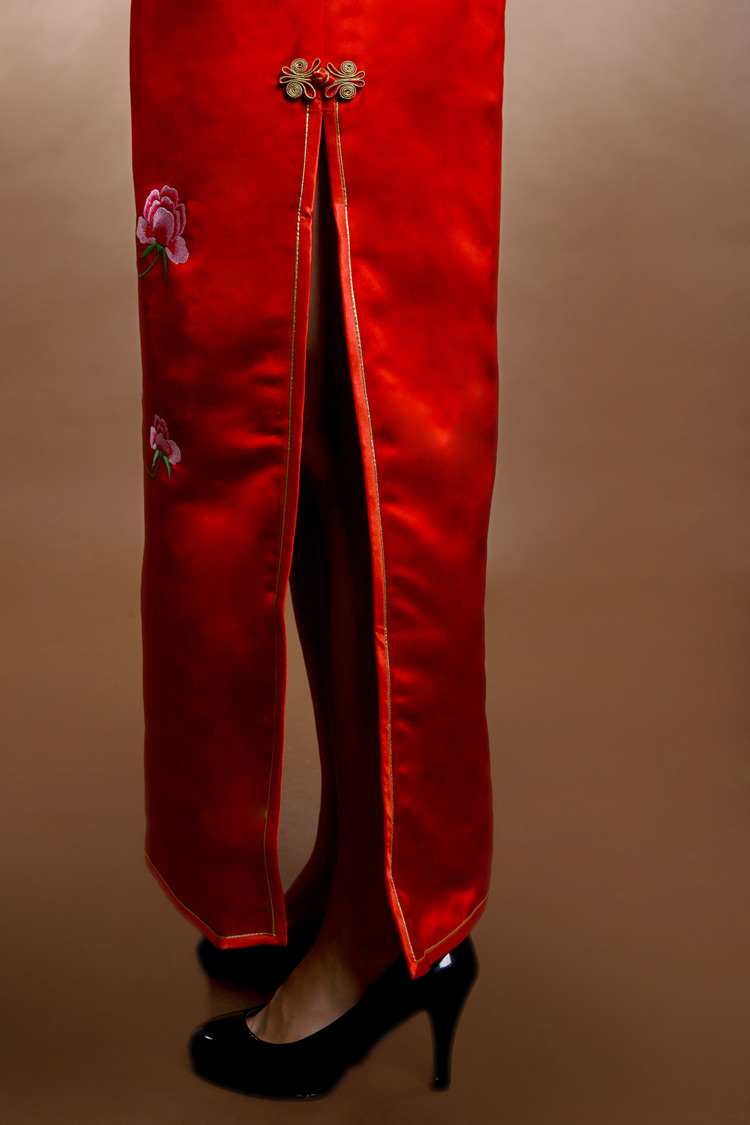 Big peony embroidery wedding cheongsam Big peony embroidery wedding cheongsam