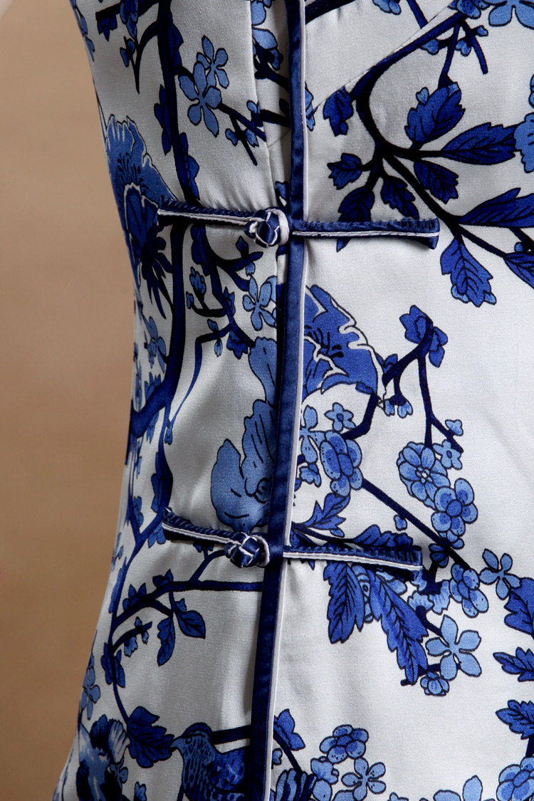 Blue and white porcelain cheongsam