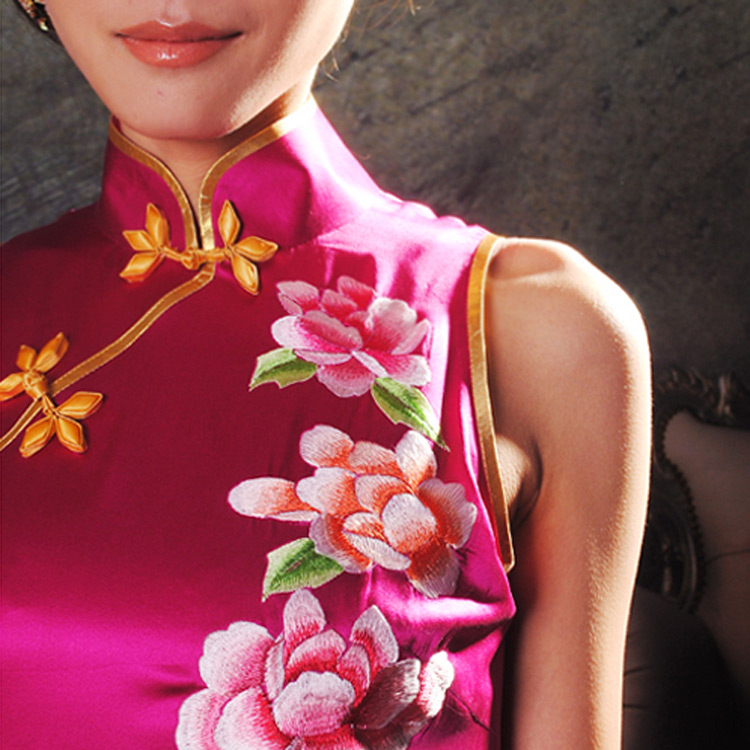 Bright fusia red peony emboidery silk cheongsam 