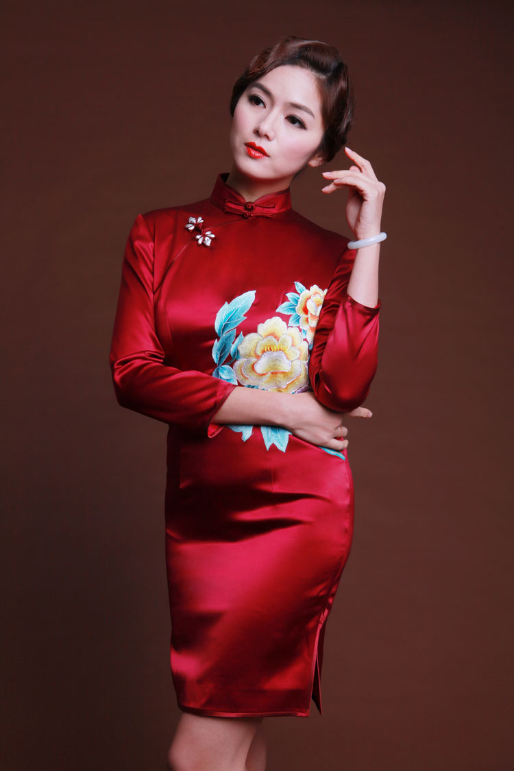 Wine red silk cheongsam