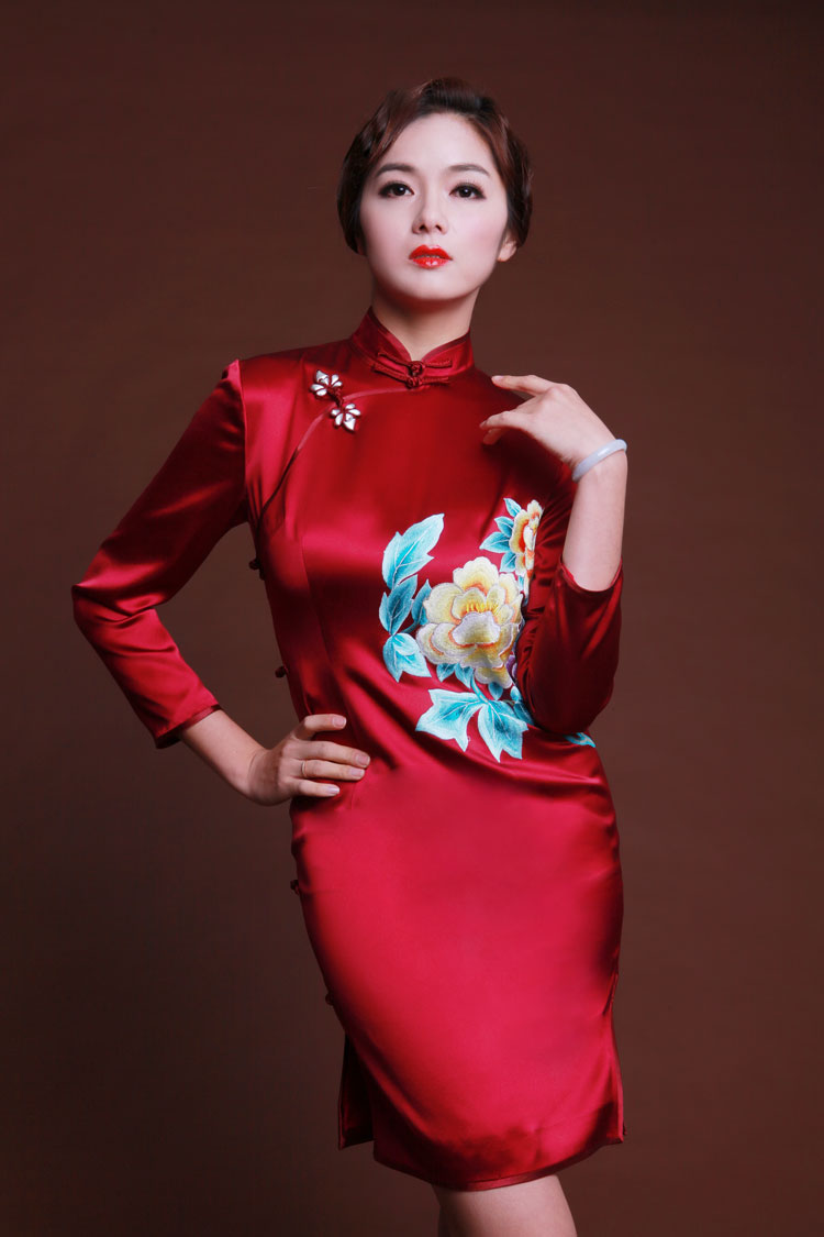 Wine red silk cheongsam