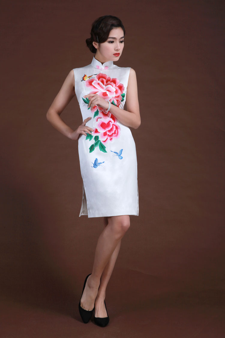 white silk with flowers short cheongsam