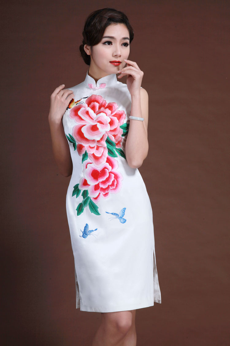 white silk with flowers short cheongsam