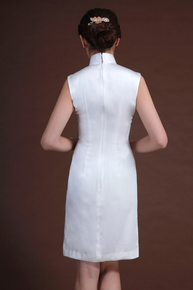 white silk with flowers short cheongsam