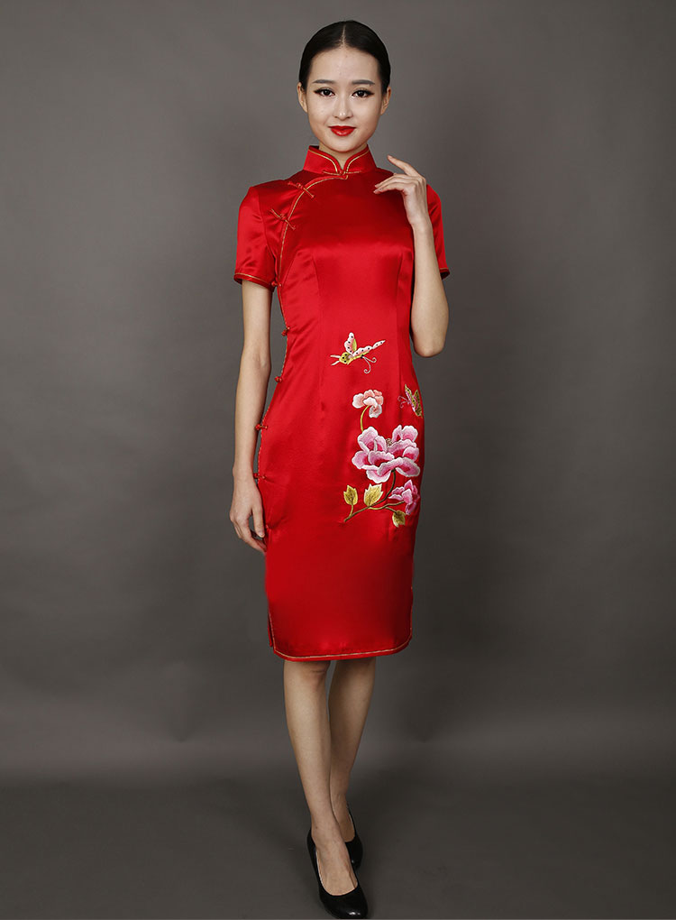 Red silk embroidery short cheongsam