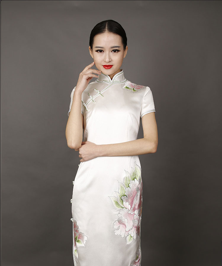 wihte peonies embroidery short choengsam dress