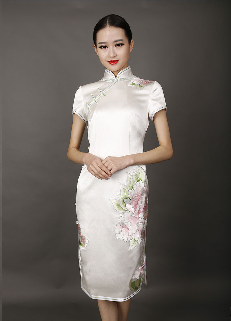 wihte peonies embroidery short choengsam dress