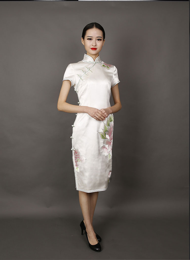 wihte peonies embroidery short choengsam dress
