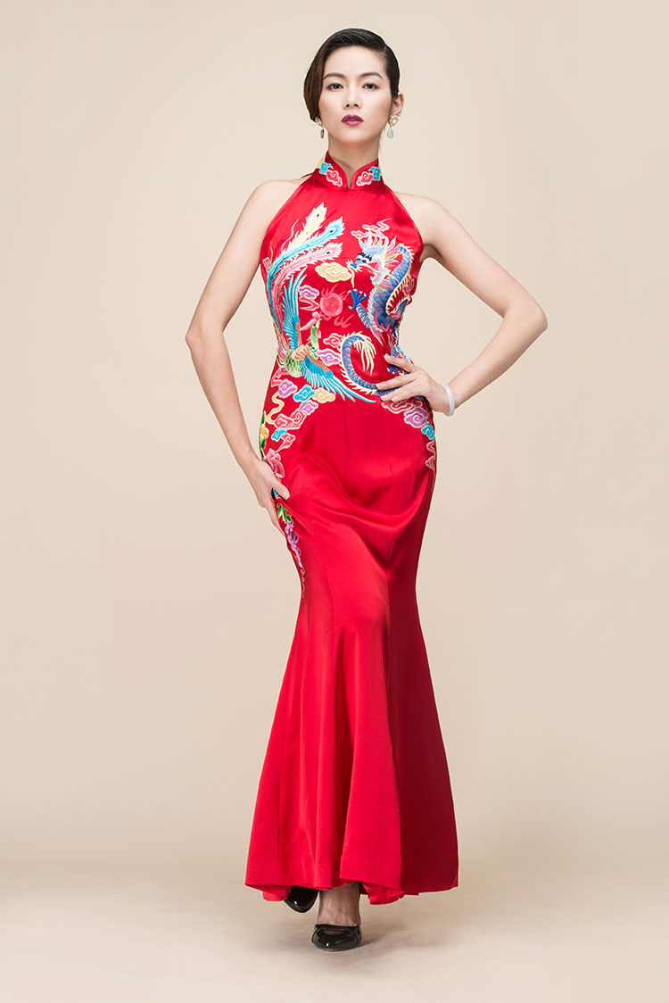 Red chinese wedding dress with dragon and phoenix embroidery