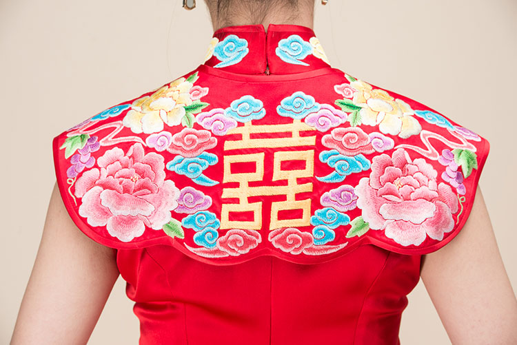 Red chinese wedding dress with dragon and phoenix embroidery