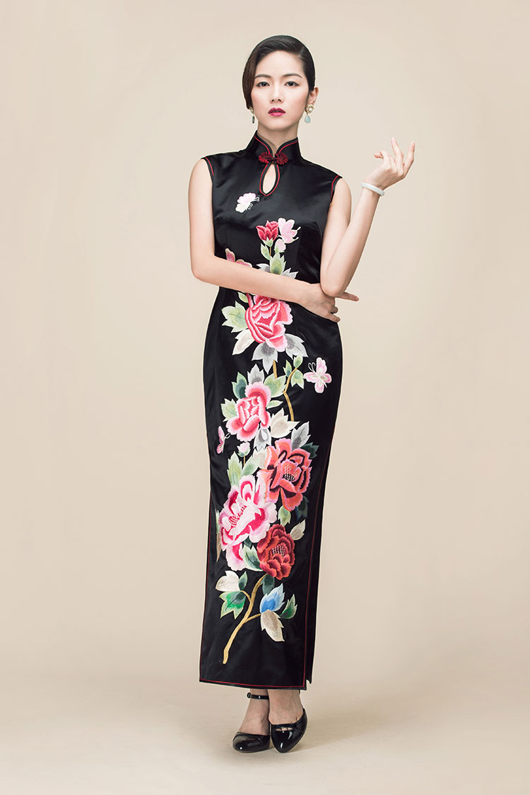 Black embroidery long cheongsam dress