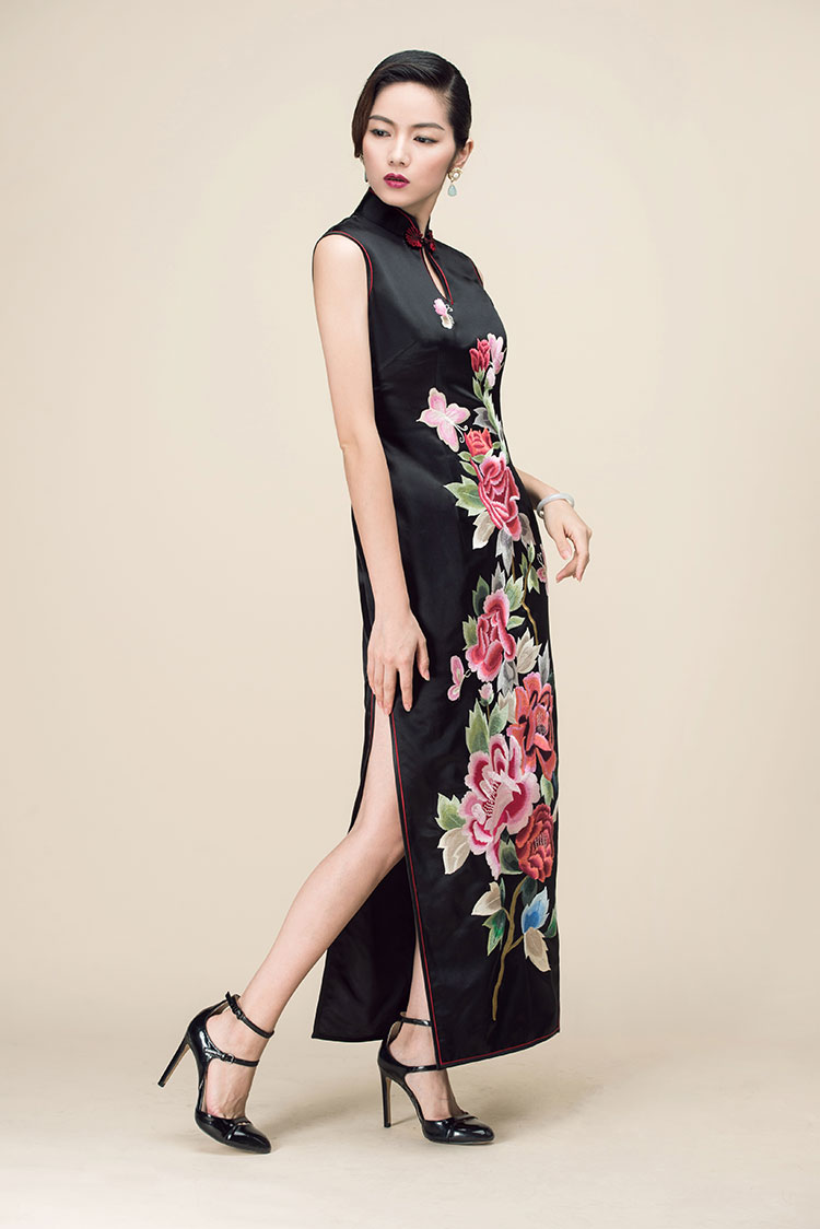 Black embroidery long cheongsam dress Black embroidery long cheongsam dress