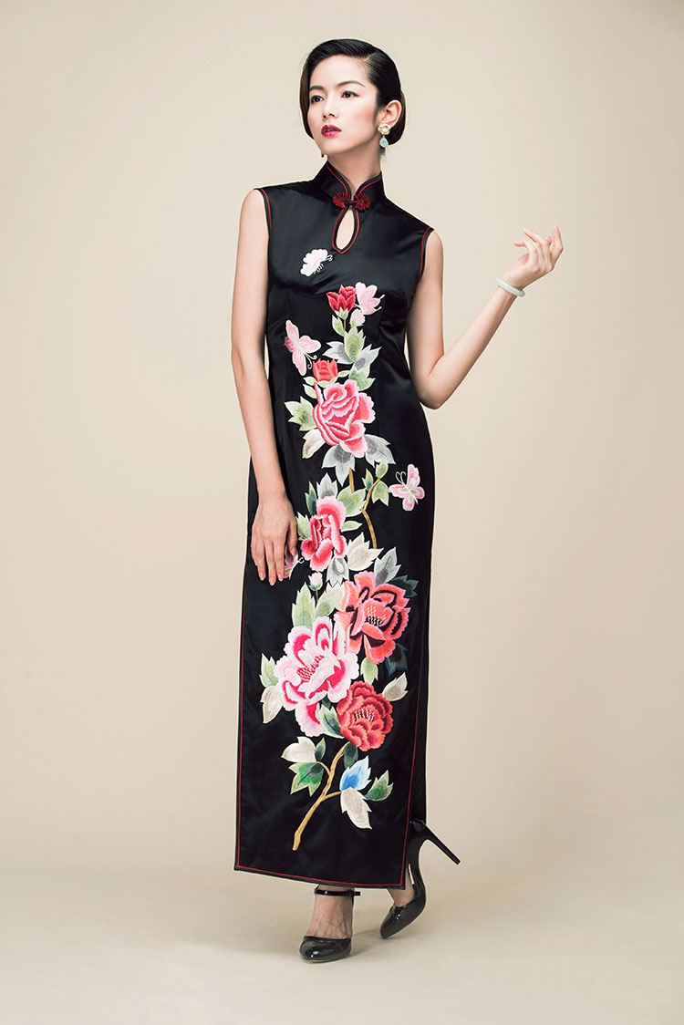 Black embroidery long cheongsam dress