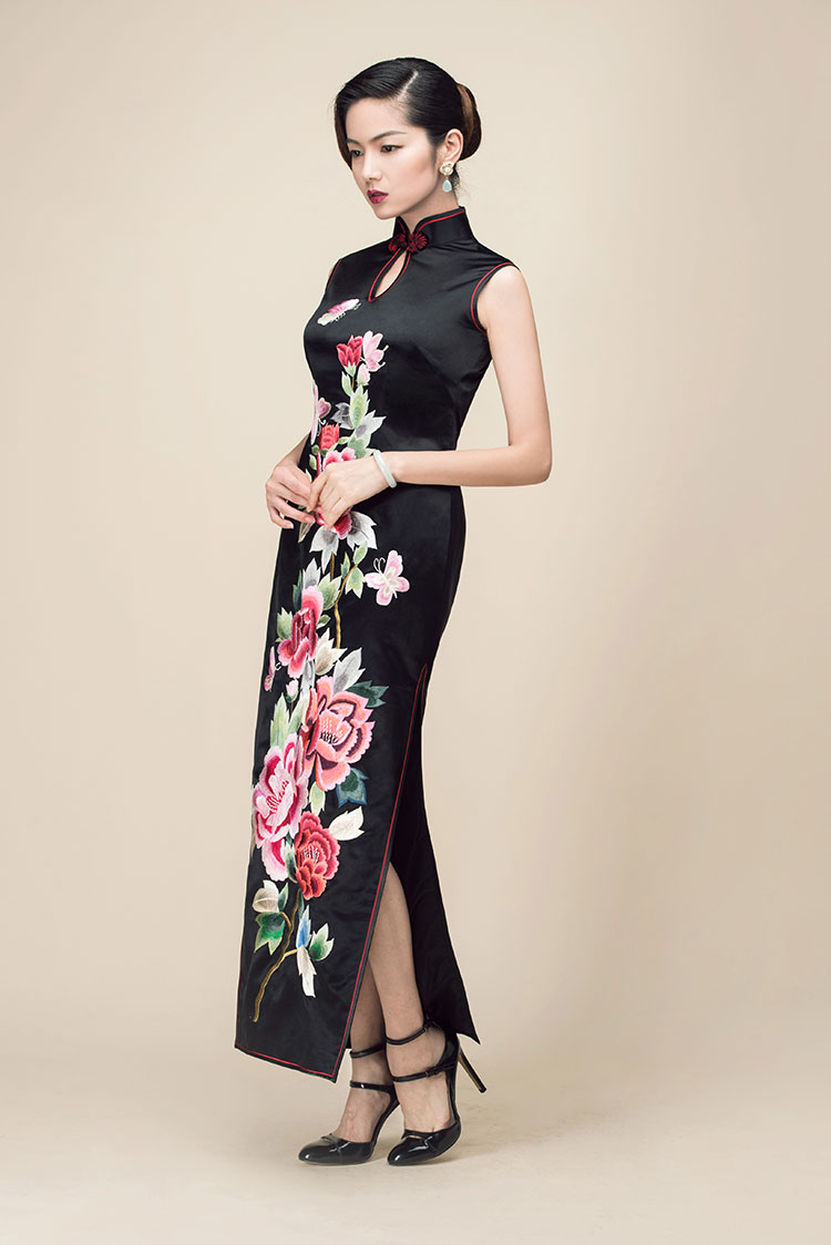 Black embroidery long cheongsam dress