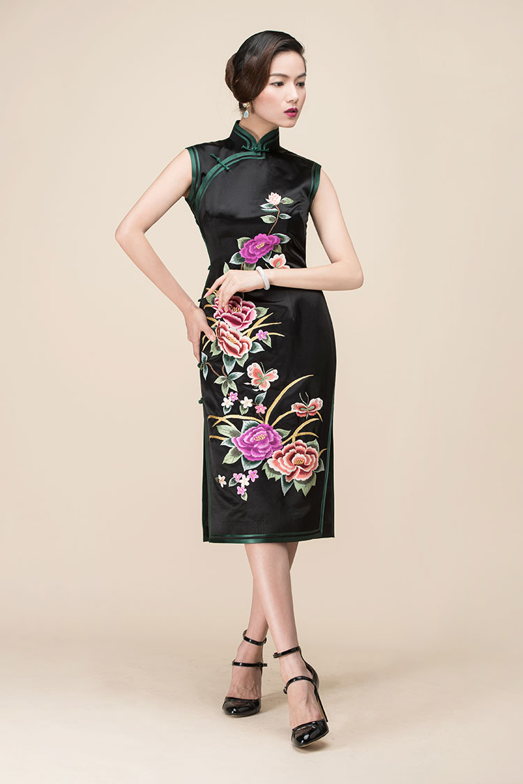 Black silk with embroidery qipao dress Black silk with embroidery qipao dress