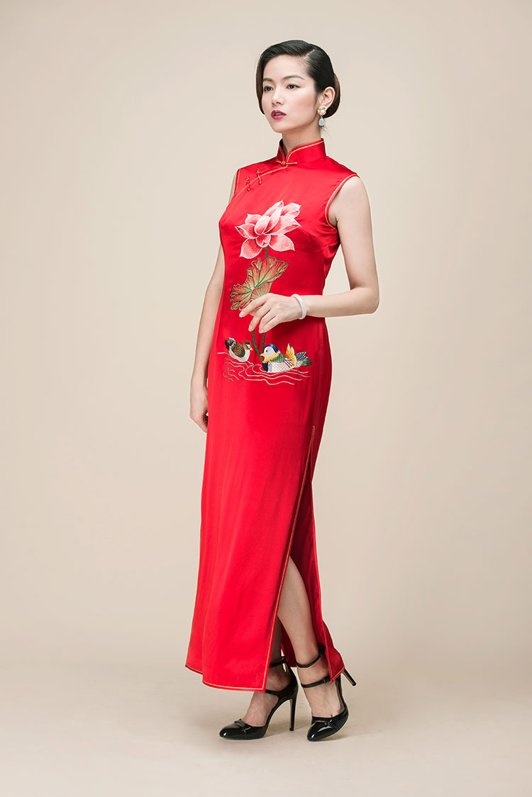 Red silk embroidery cheongsam long dress
