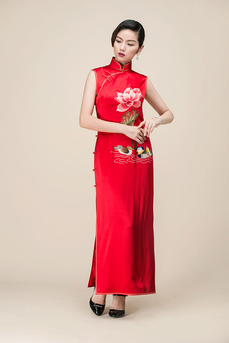 Red silk embroidery cheongsam long dress