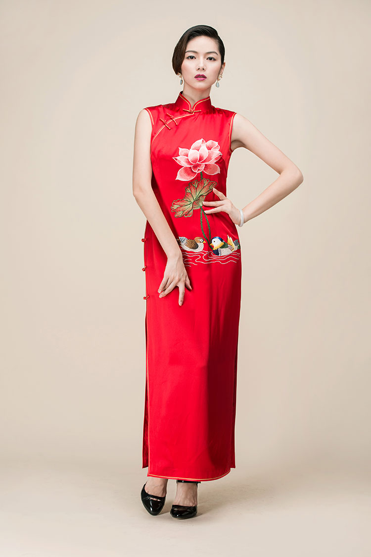 Red silk embroidery cheongsam long dress