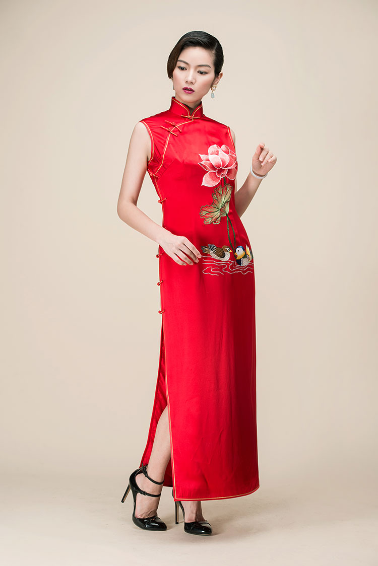 Red silk embroidery cheongsam long dress
