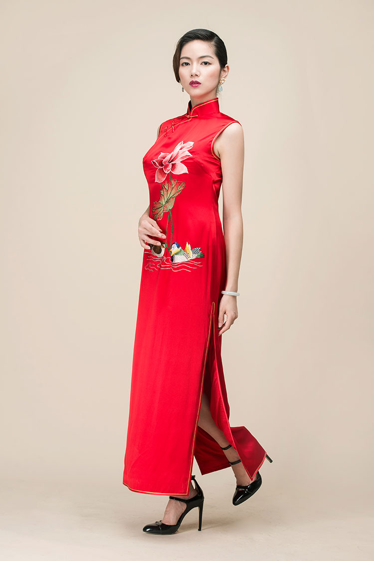 Red lotus embroidery cheongsam long dress