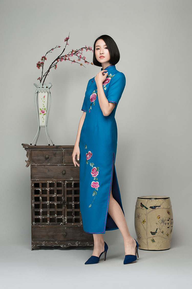 Lake blue cashmere dress with embroidered roses
