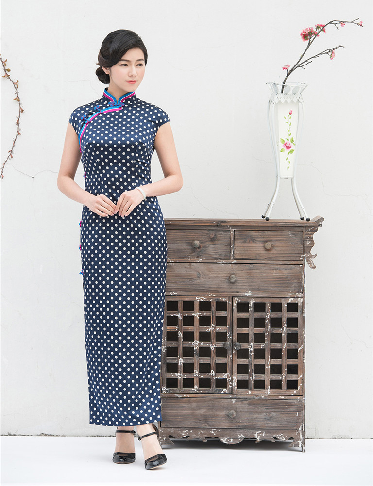 Chinese traditional blue dress Chinese traditional blue dress