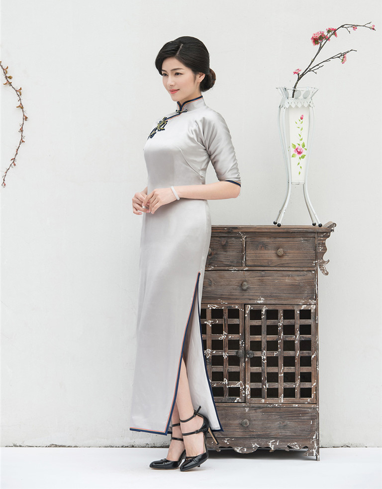 Chinese traditional dress Chinese traditional dress