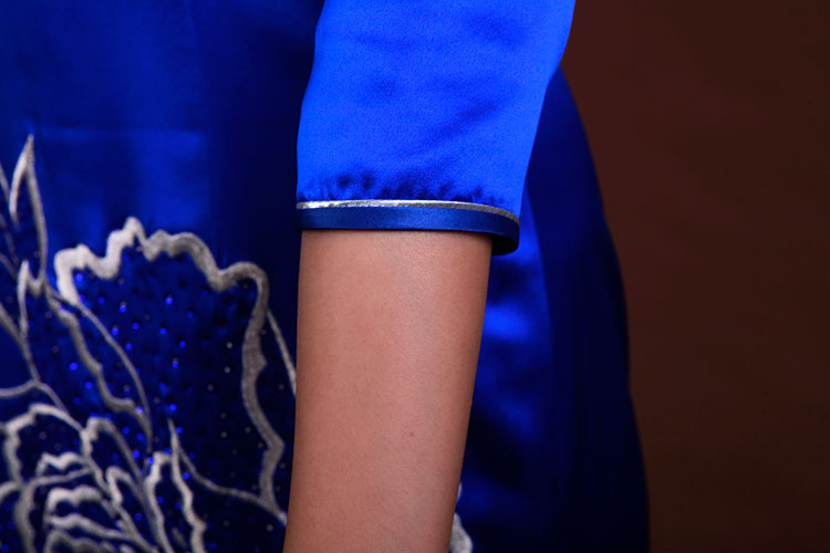 Royal blue silk with embroidery cheongsam dress 