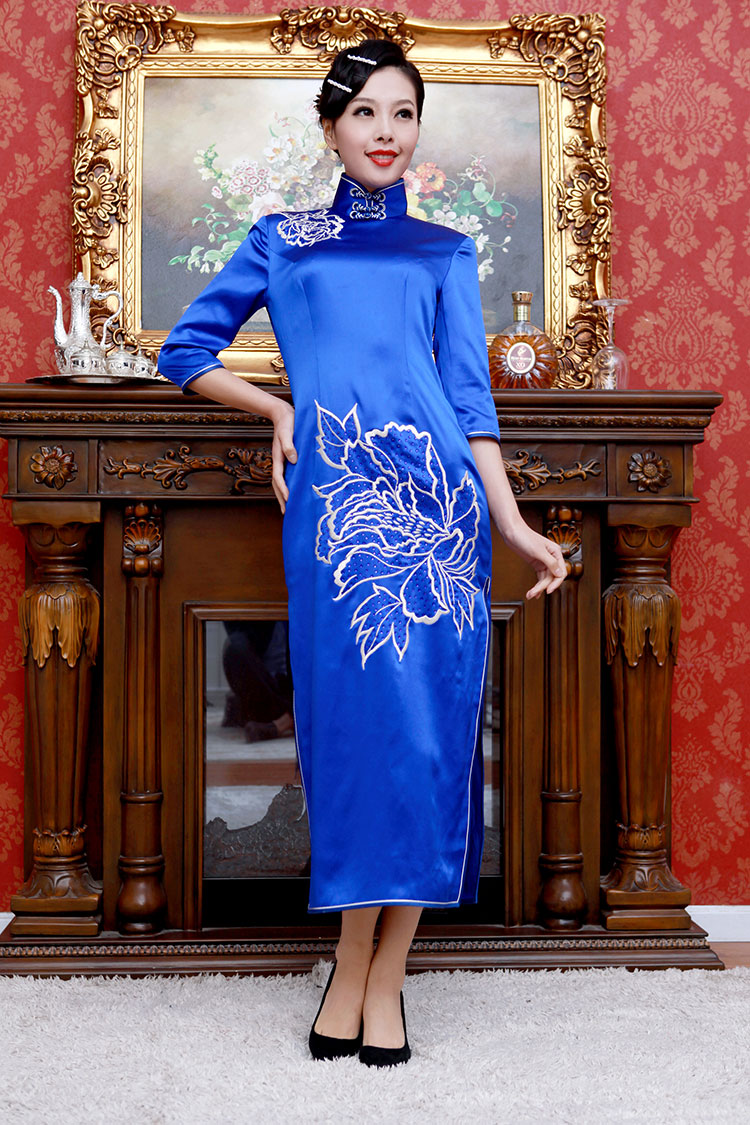 Royal blue silk with embroidery cheongsam dress 