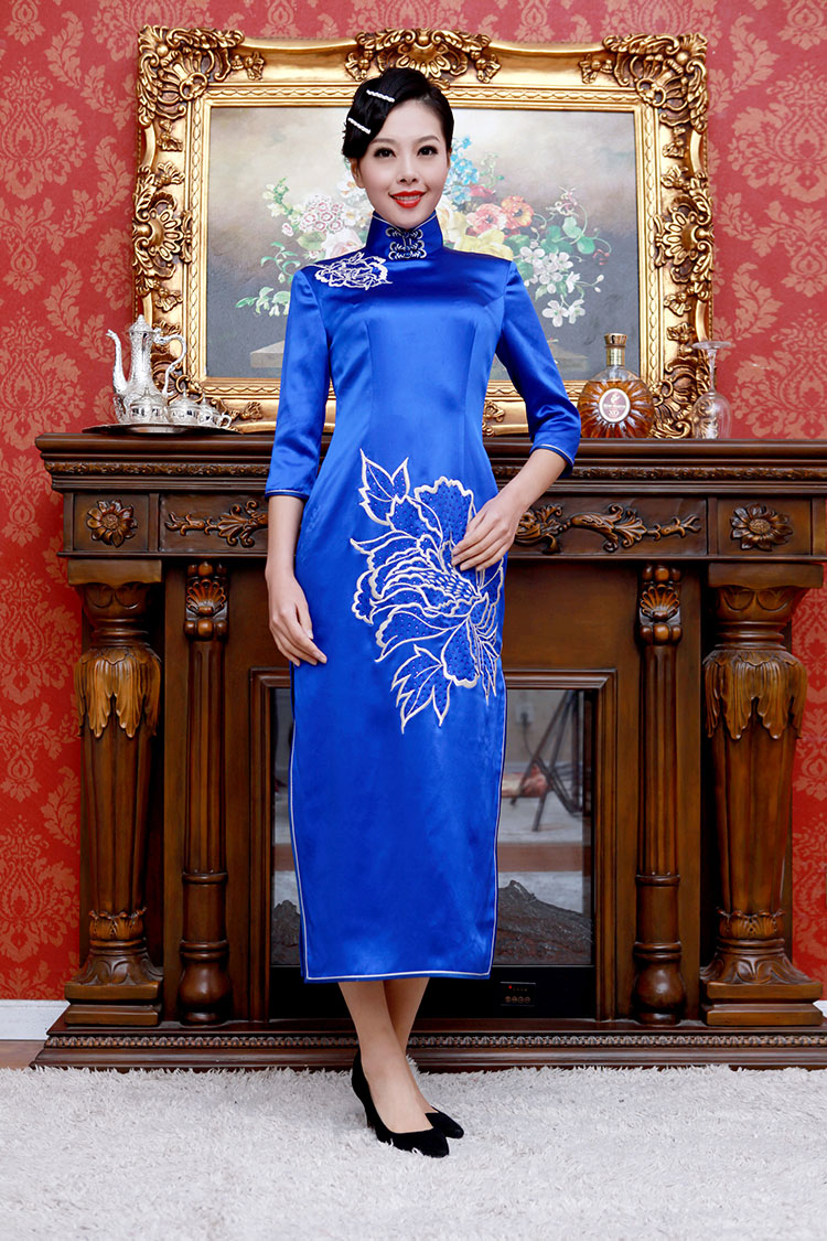 Royal blue silk with embroidery cheongsam dress 