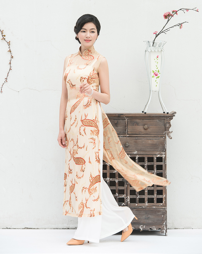 Long cheongsam Long cheongsam