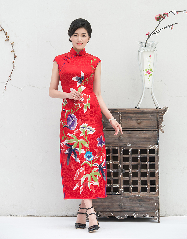 Long red cheongsam