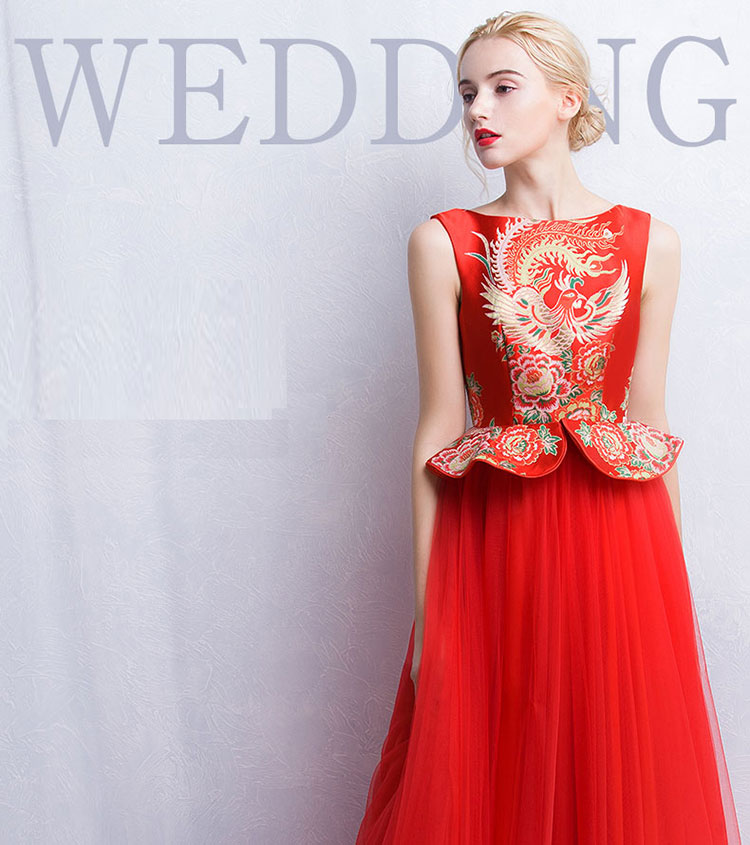 Red chinese wedding dress with phoenix pattern