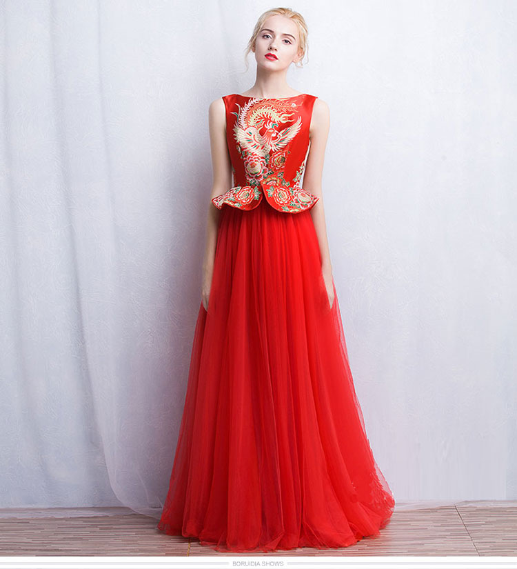 Red chinese wedding dress with phoenix pattern