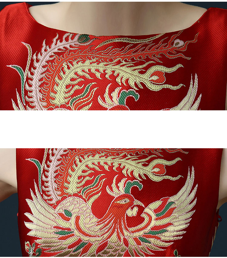 Red chinese wedding dress with phoenix pattern