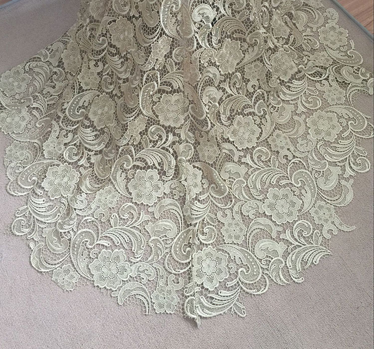 Golden lace qipao