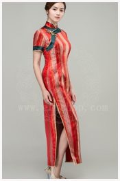 red qipao for mother