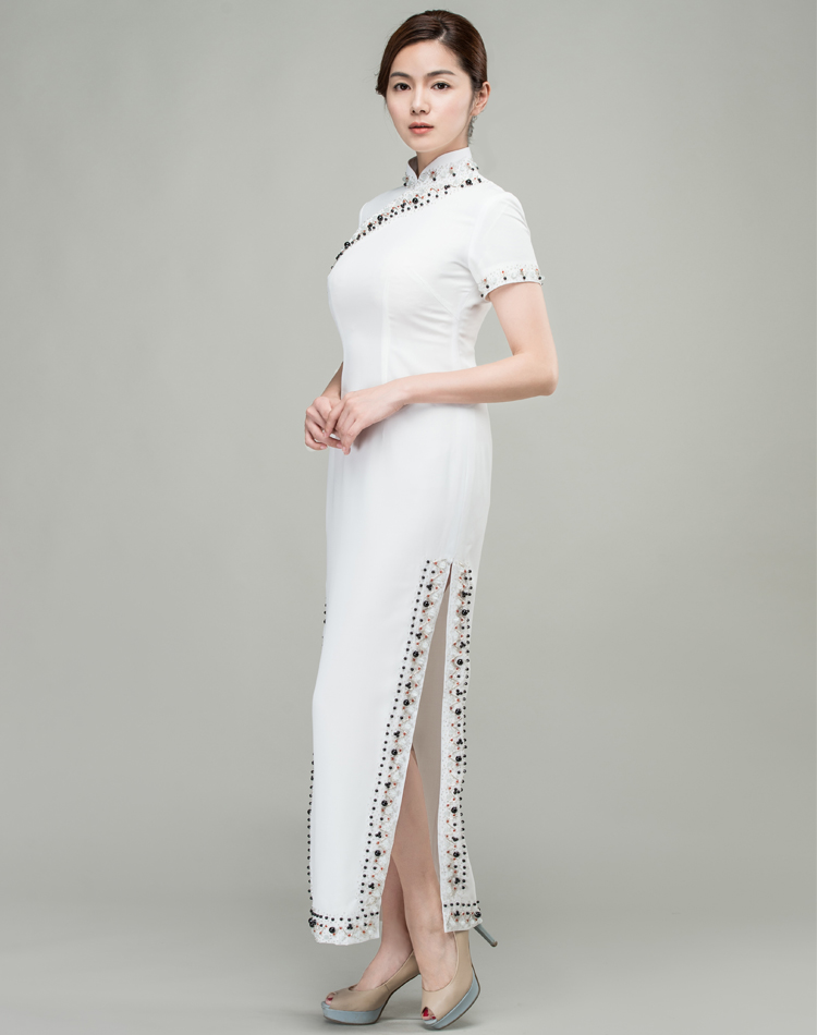 White long choengsam dress with Shining beads and sequins
