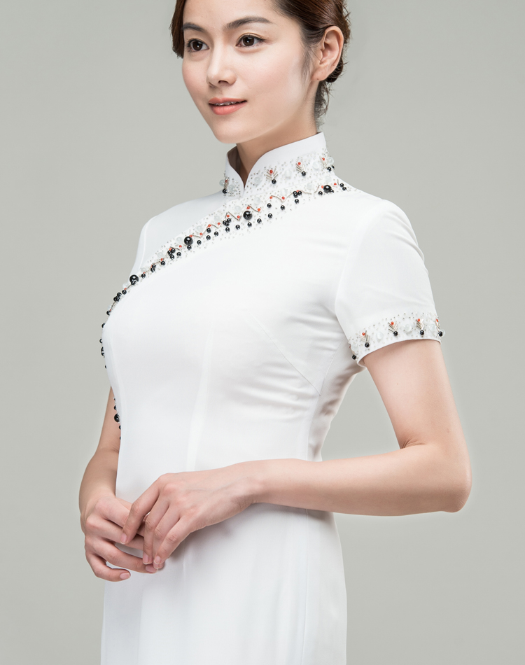 White long choengsam dress with Shining beads and sequins