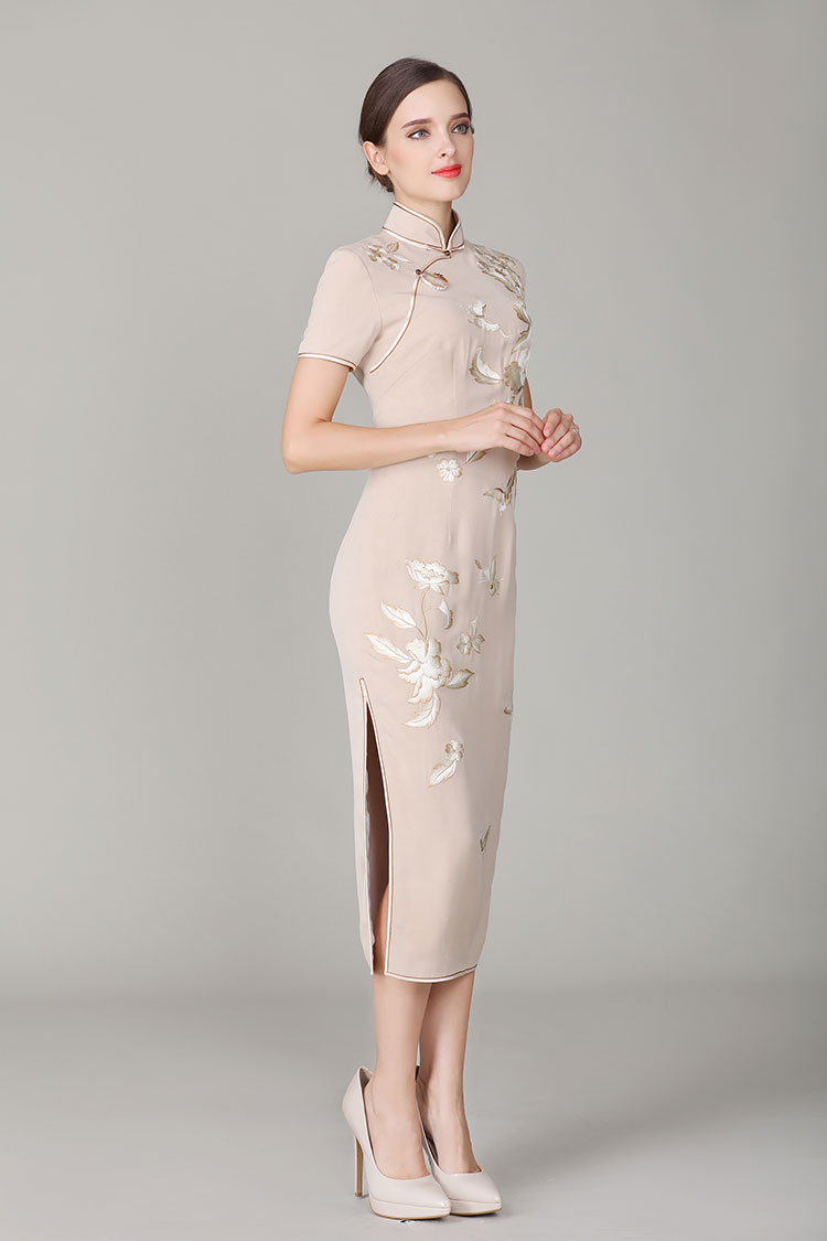 Champagne cheongsam dress with embroidery