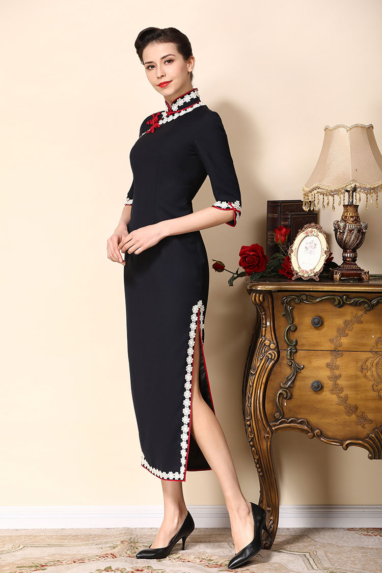 Dark blue wool cheongsam with lace piping